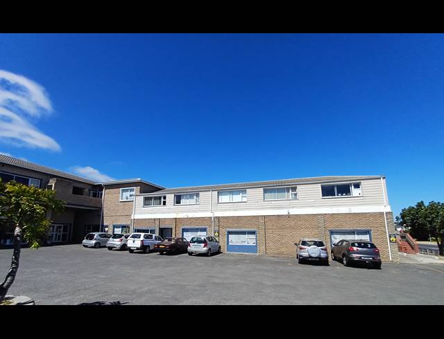 245M² BUSINESS CENTRE FOR SALE IN KLEINMOND CENTRAL